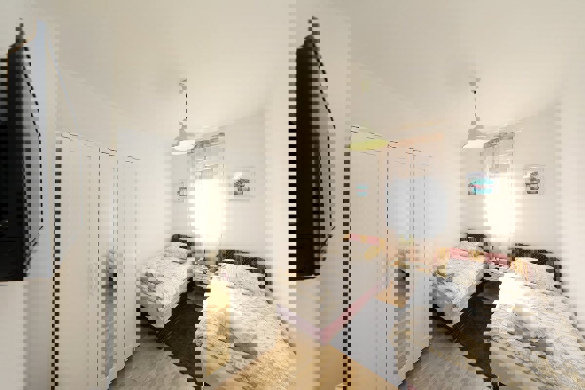 Trosoben dvonadstropni penthouse - priložnost