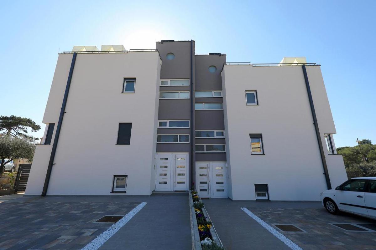 Trosoben dvonadstropni penthouse - priložnost