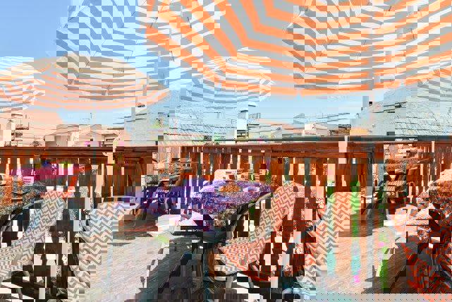 Kamnita hiša, primerna za turistični najem