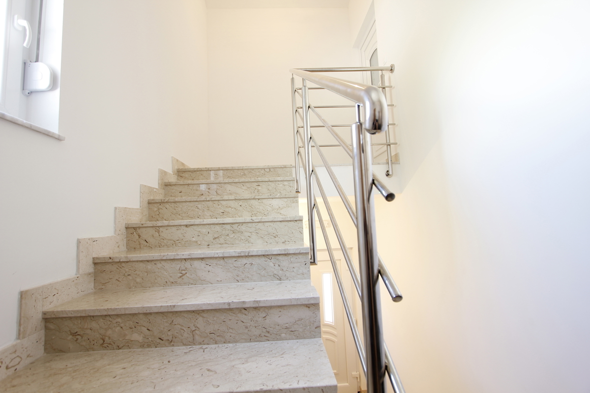 Prostorno štiriprostorsko stanovanje z vrtom - novogradnja