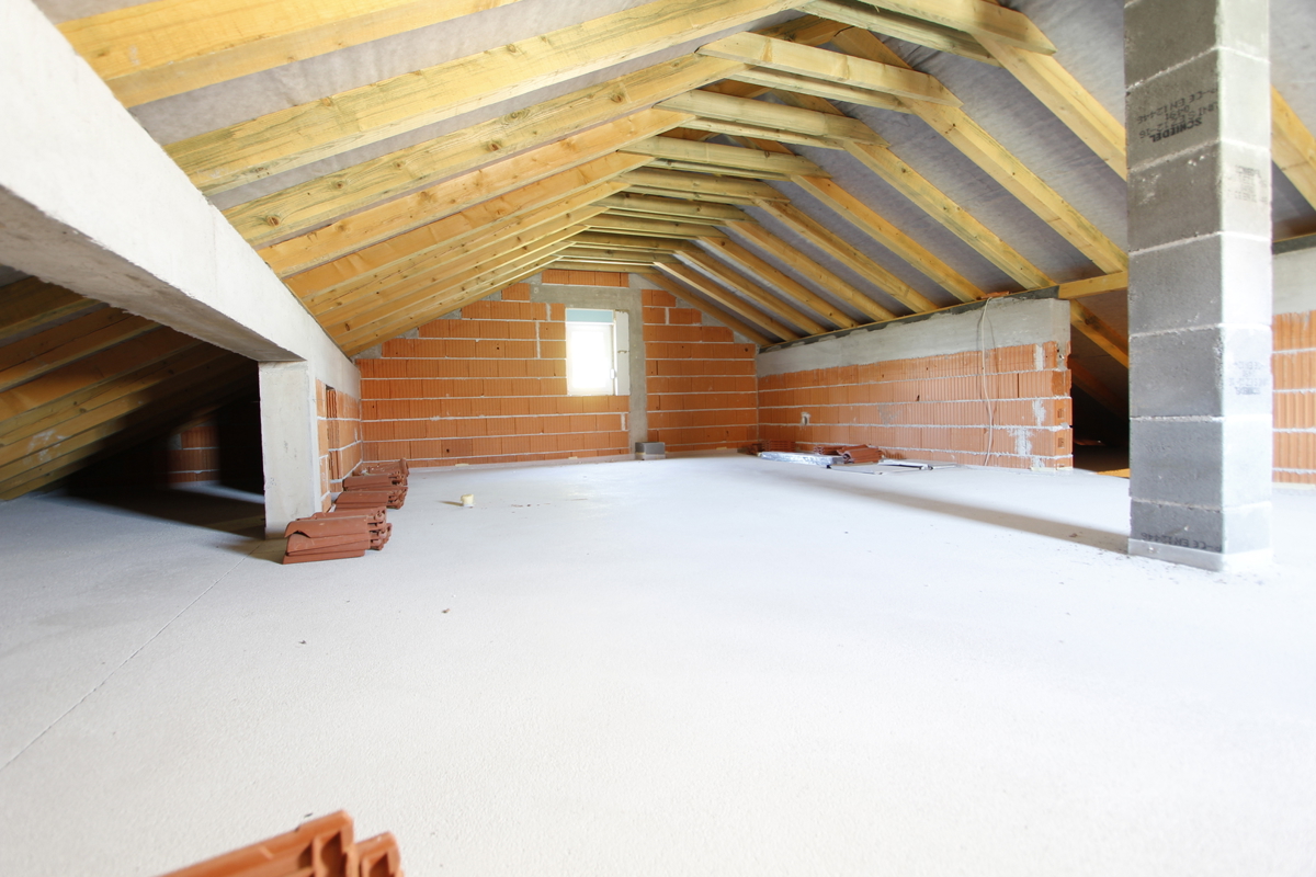 Prostorno štiriprostorsko stanovanje z vrtom - novogradnja