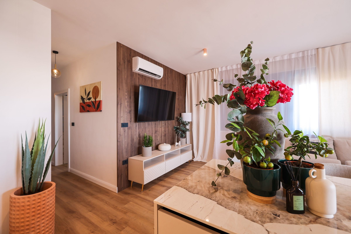 Luksuzni dvonadstropni penthouse s strešno teraso