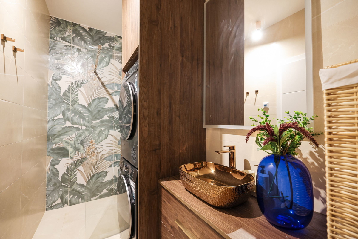 Luksuzni dvonadstropni penthouse s strešno teraso