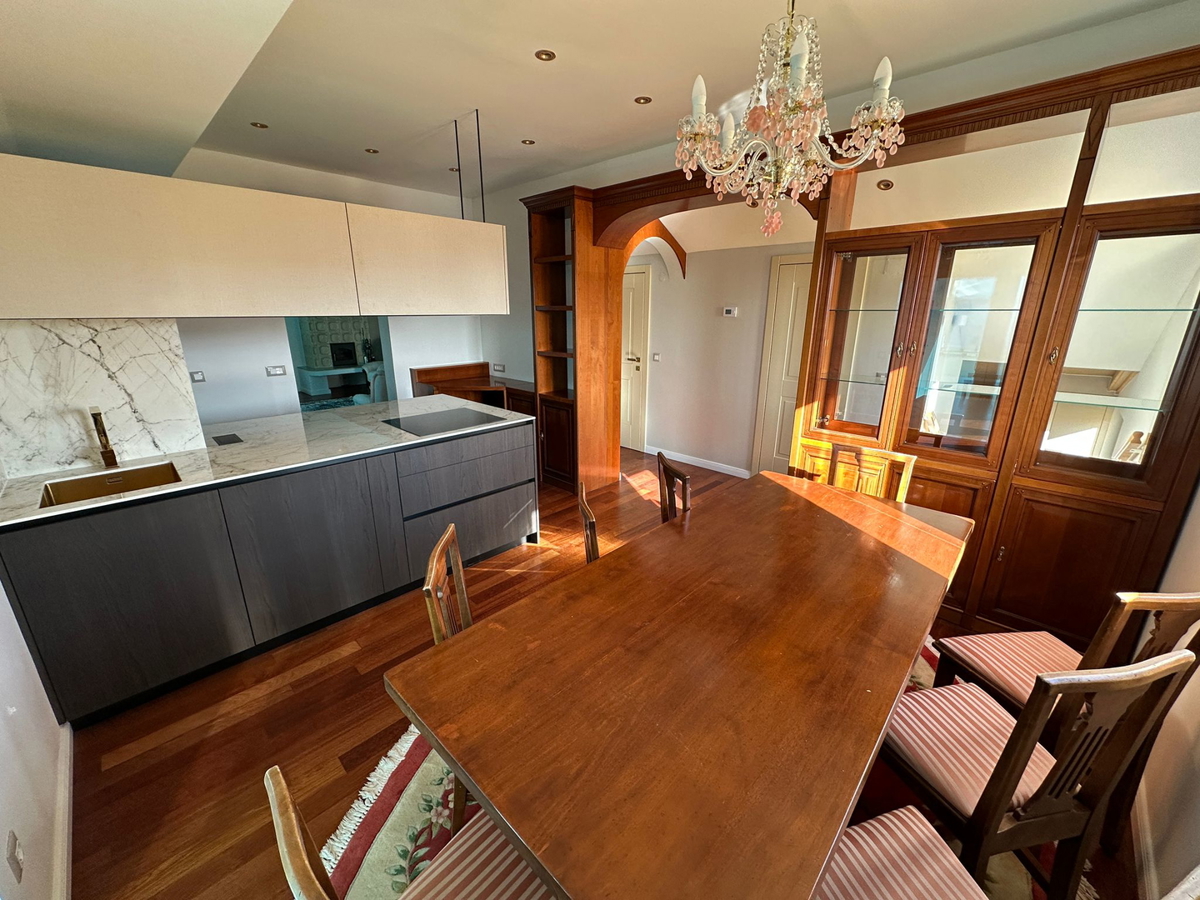 Prostorno stanovanje s panoramskim razgledom