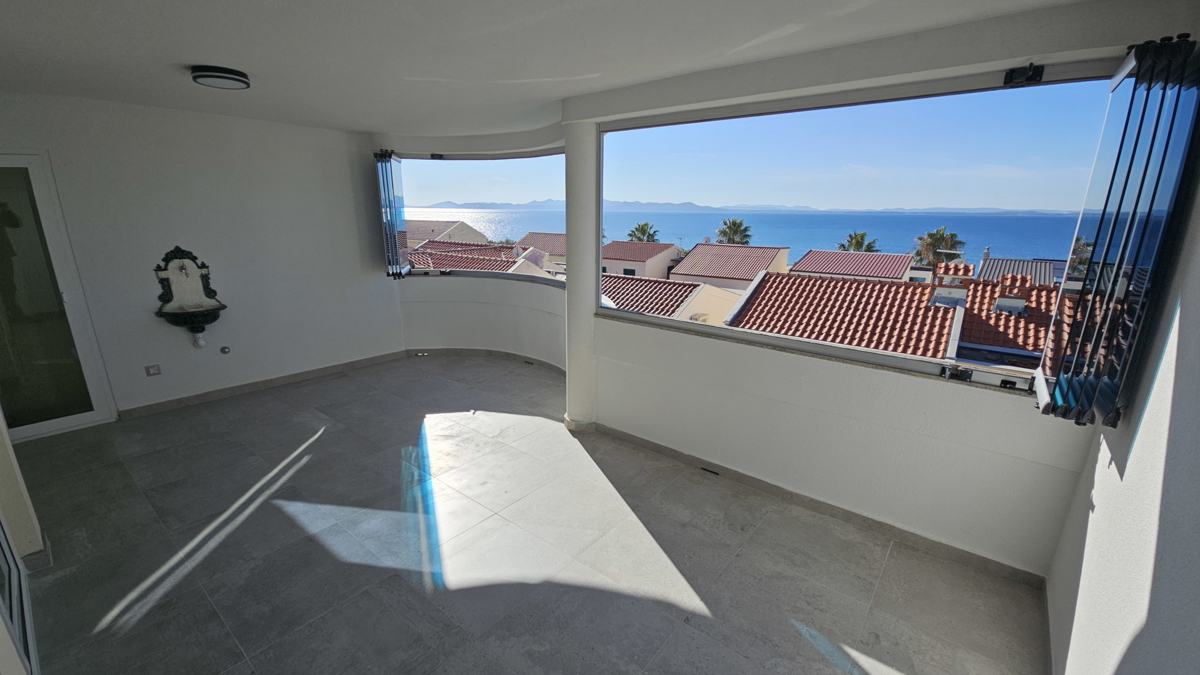 Prostorno stanovanje s panoramskim razgledom