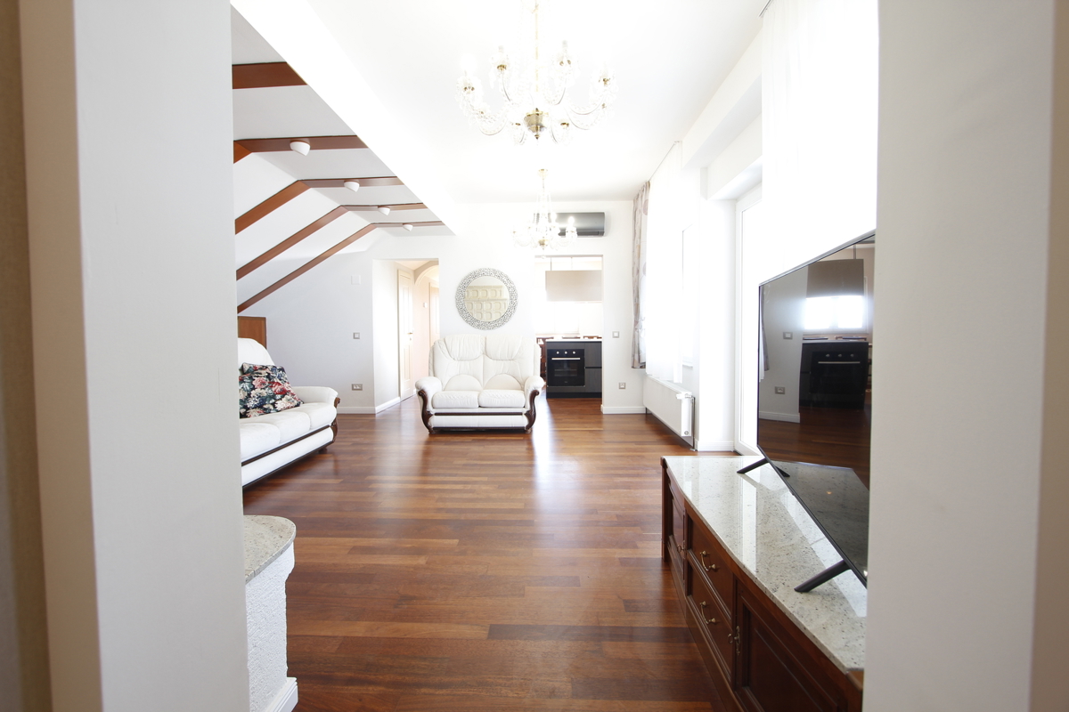 Prostorno stanovanje s panoramskim razgledom