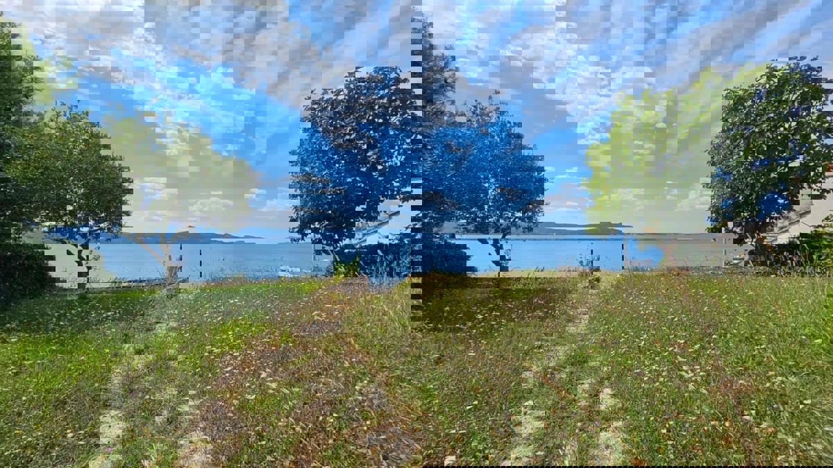 Hiša v prvem vrsti ob morju in plaži