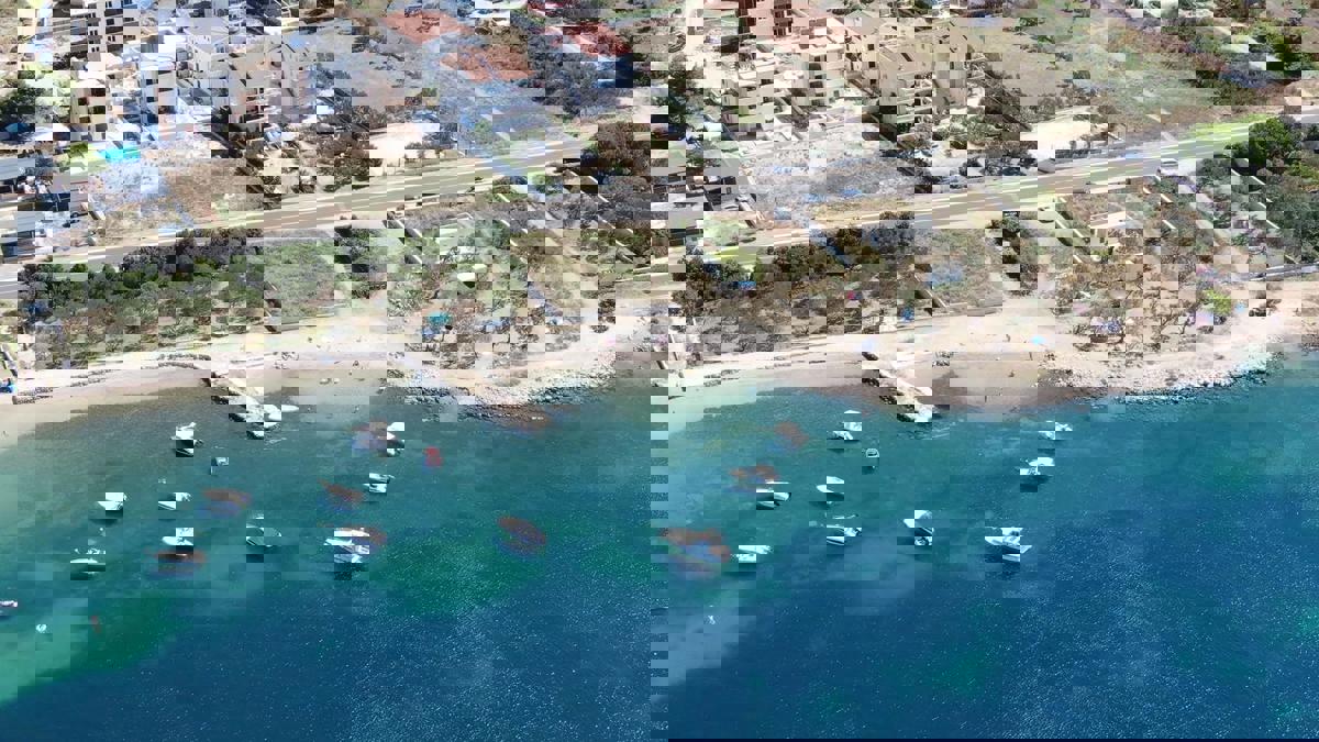 Hiša v prvem vrsti ob morju in plaži