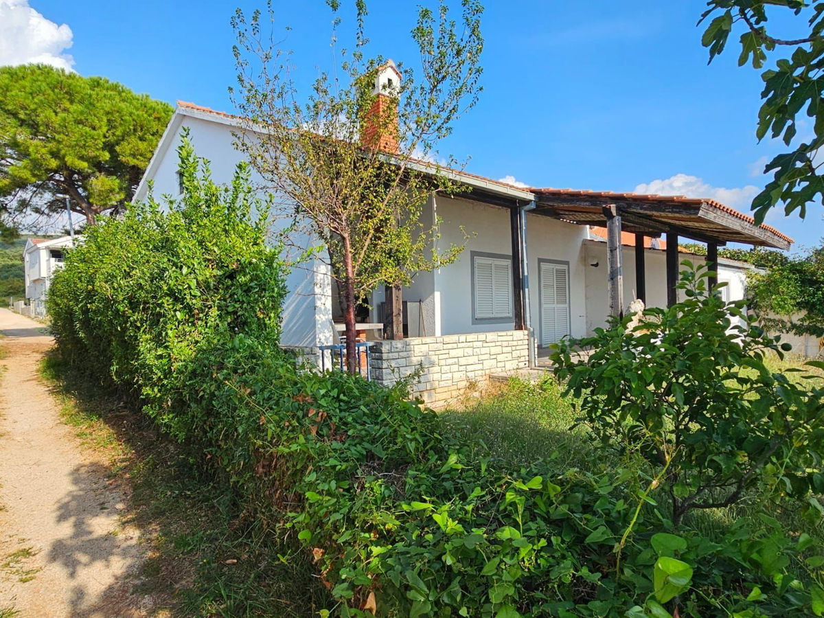 Hiša v prvem vrsti ob morju in plaži