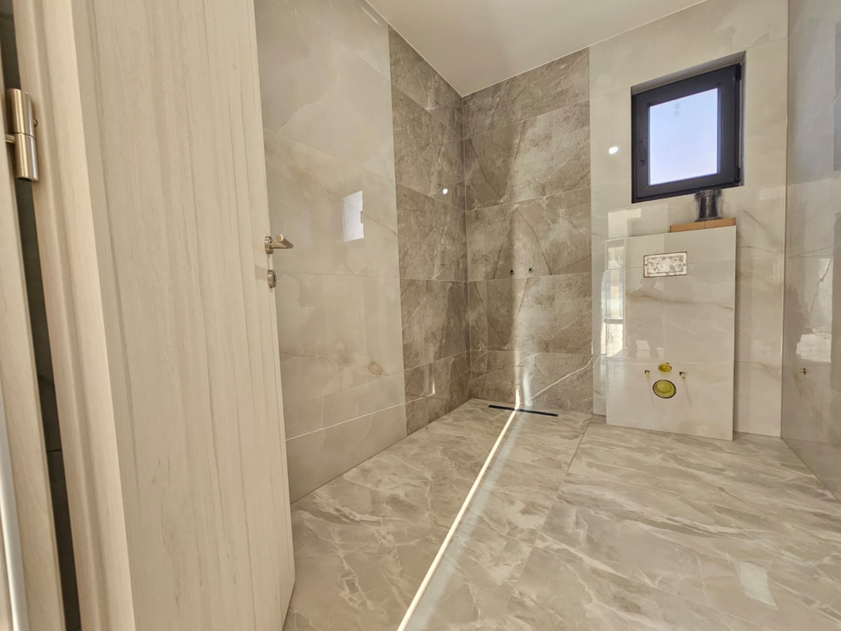 Moderna pritlična hiša v bližini Zadra