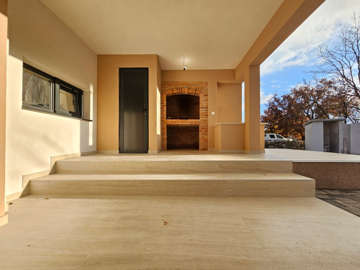 Moderna pritlična hiša v bližini Zadra