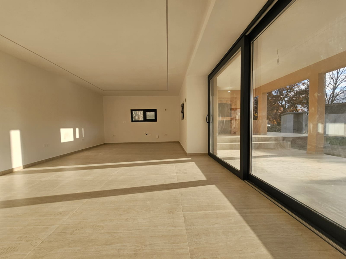 Moderna pritlična hiša v bližini Zadra