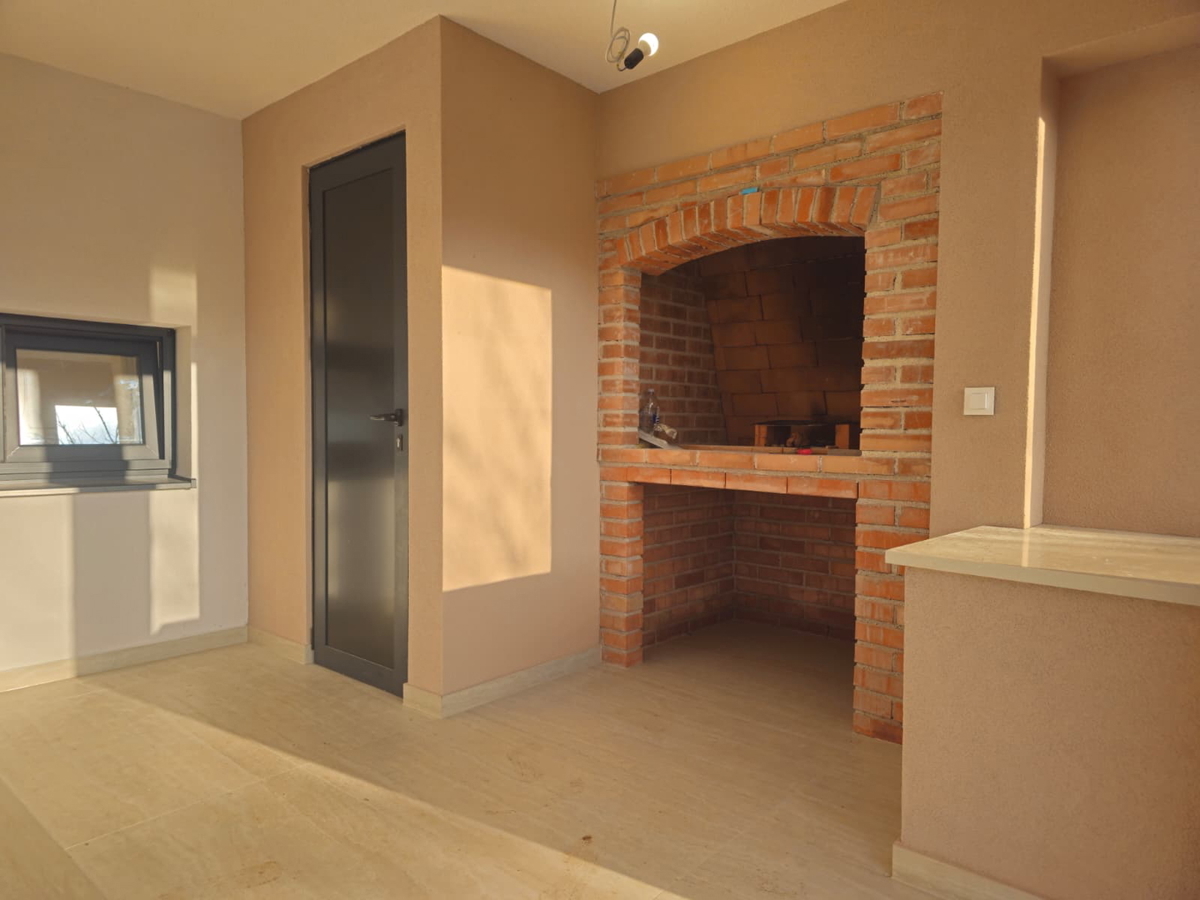 Moderna pritlična hiša v bližini Zadra