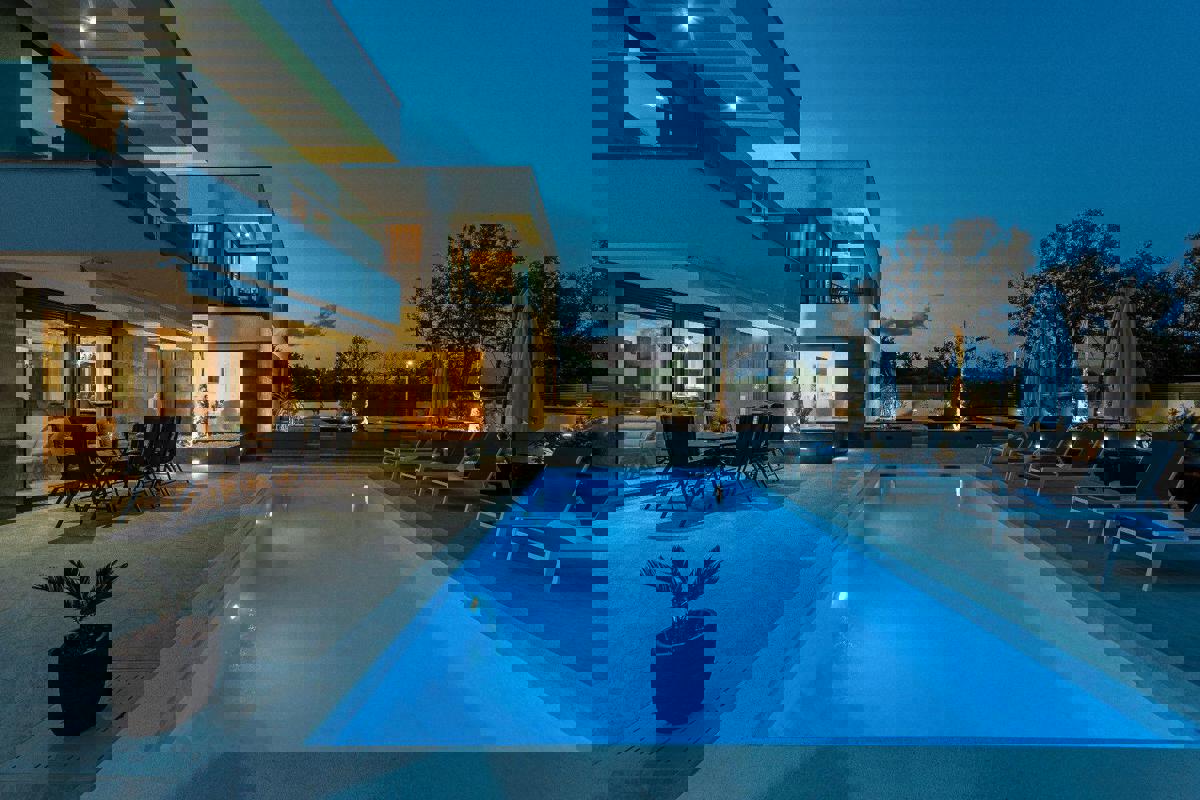 Prostorna moderna vila na mirni lokaciji