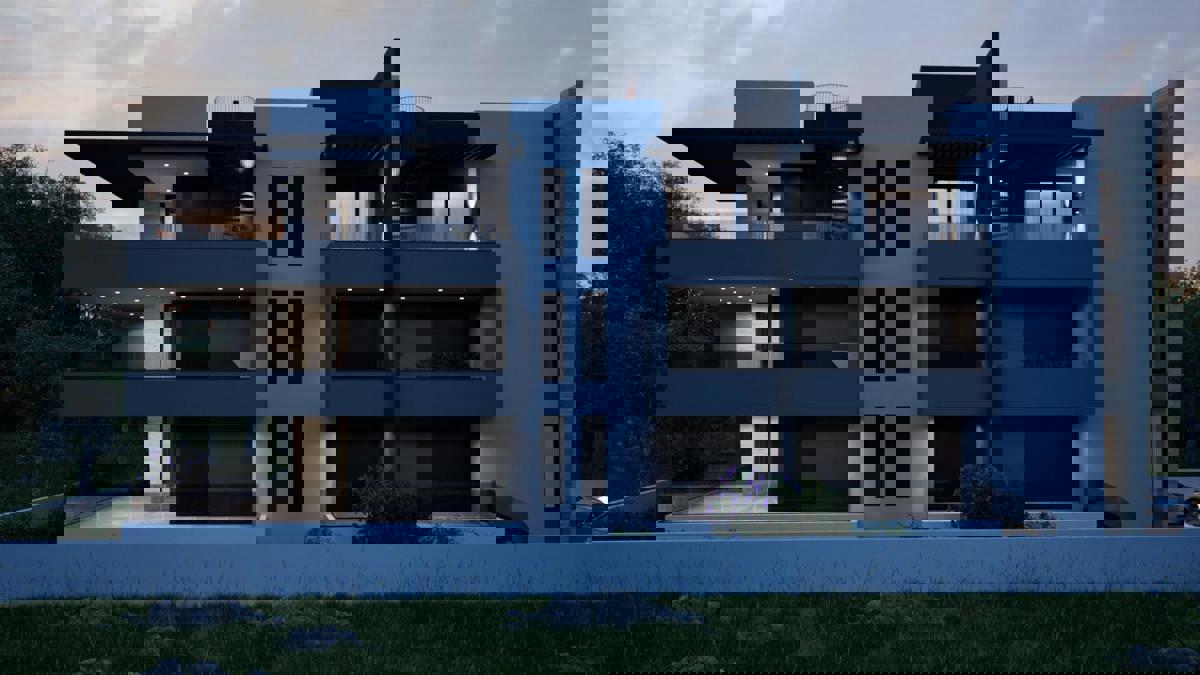 Luksuzna novogradnja - dvigalo, toplotne črpalke, pogled na morje