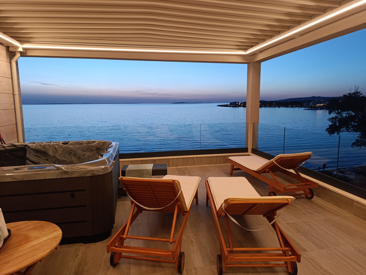 Prvi vrsti do morja - luksuzni penthouse