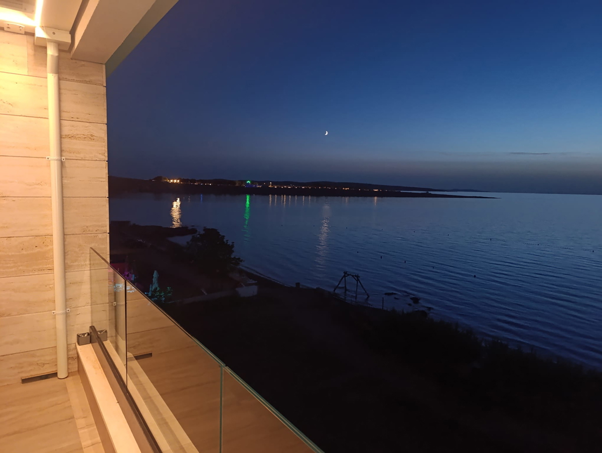 Prvi vrsti do morja - luksuzni penthouse