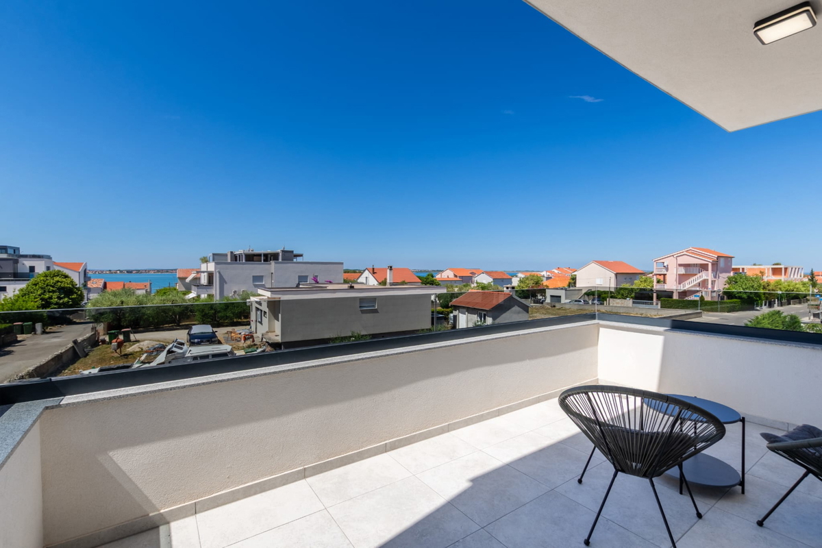 Moderna vila z razgledom na morje