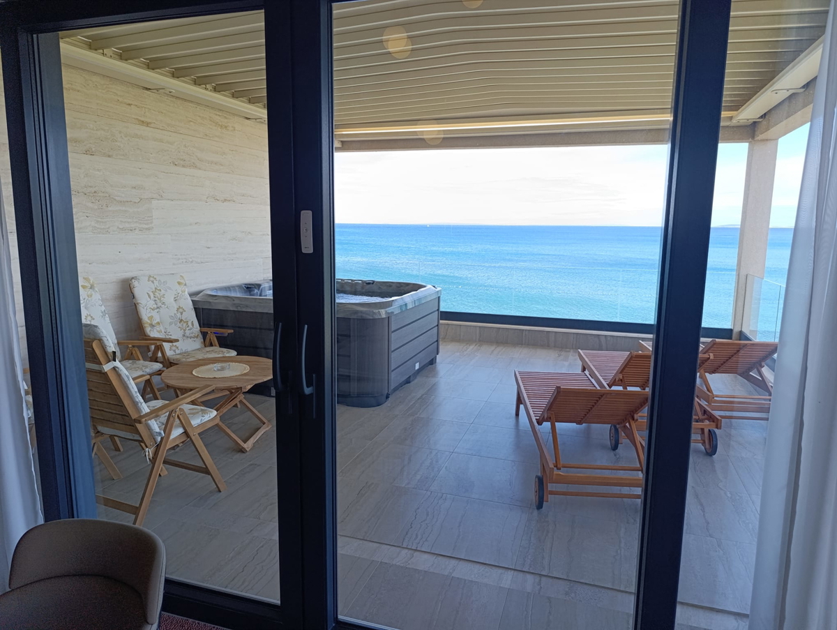 Prva vrsta ob morju - luksuzni penthouse