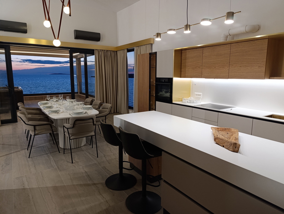 Prva vrsta ob morju - luksuzni penthouse