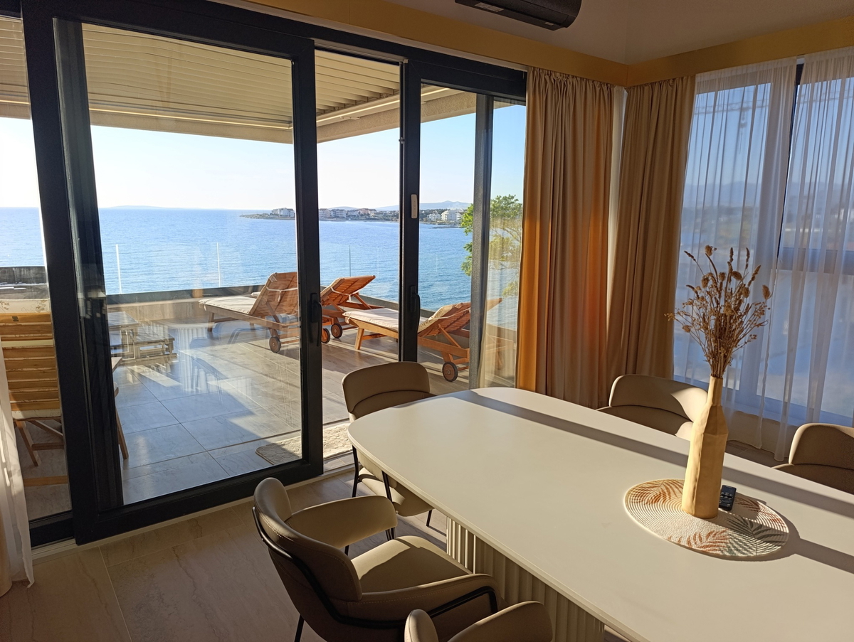 Prva vrsta ob morju - luksuzni penthouse