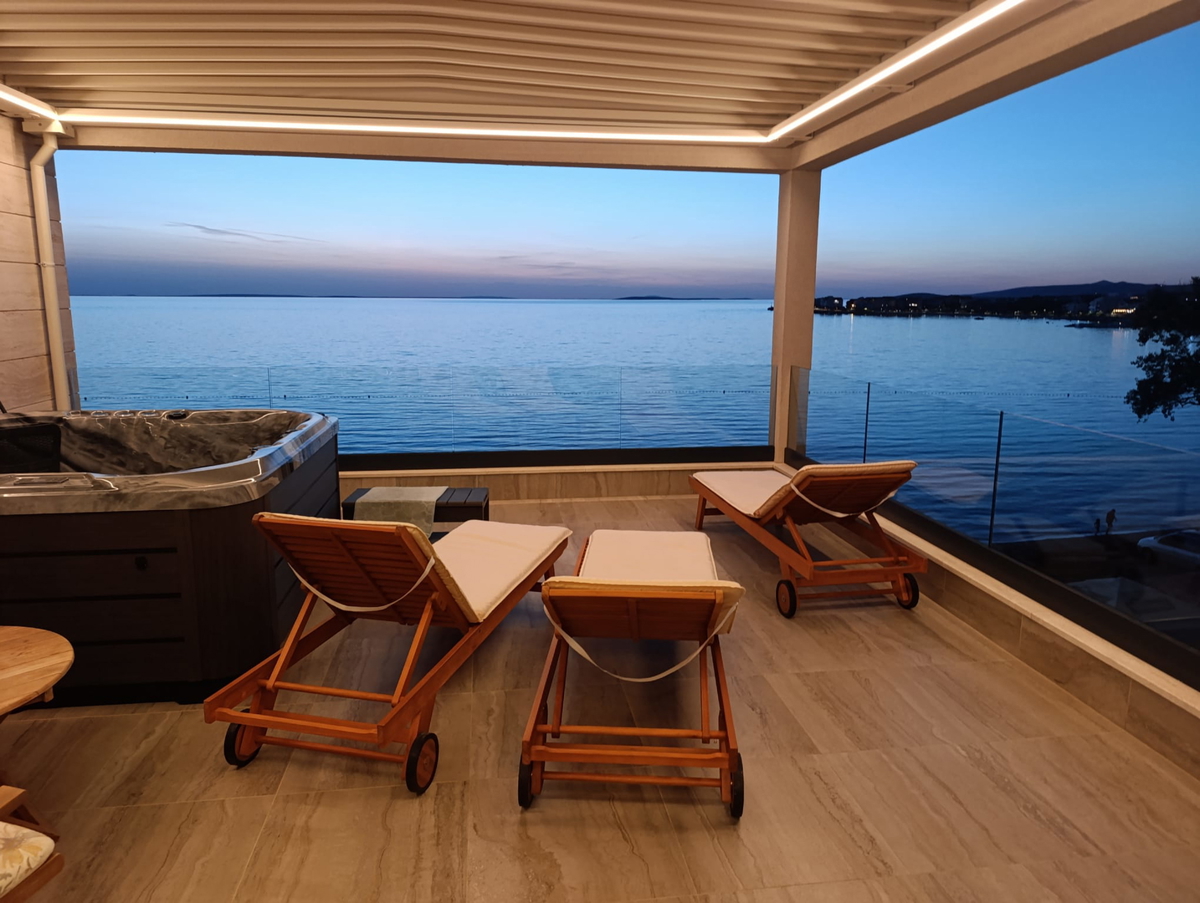 Prva vrsta ob morju - luksuzni penthouse
