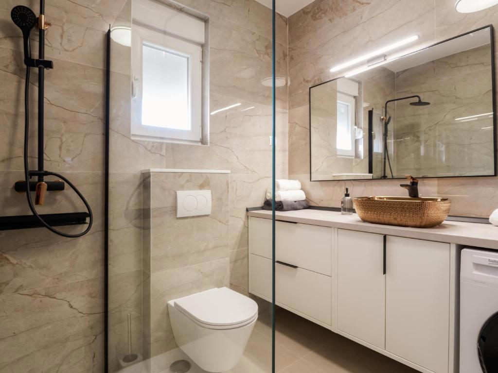 Moderna pritlična hiša s bazenom