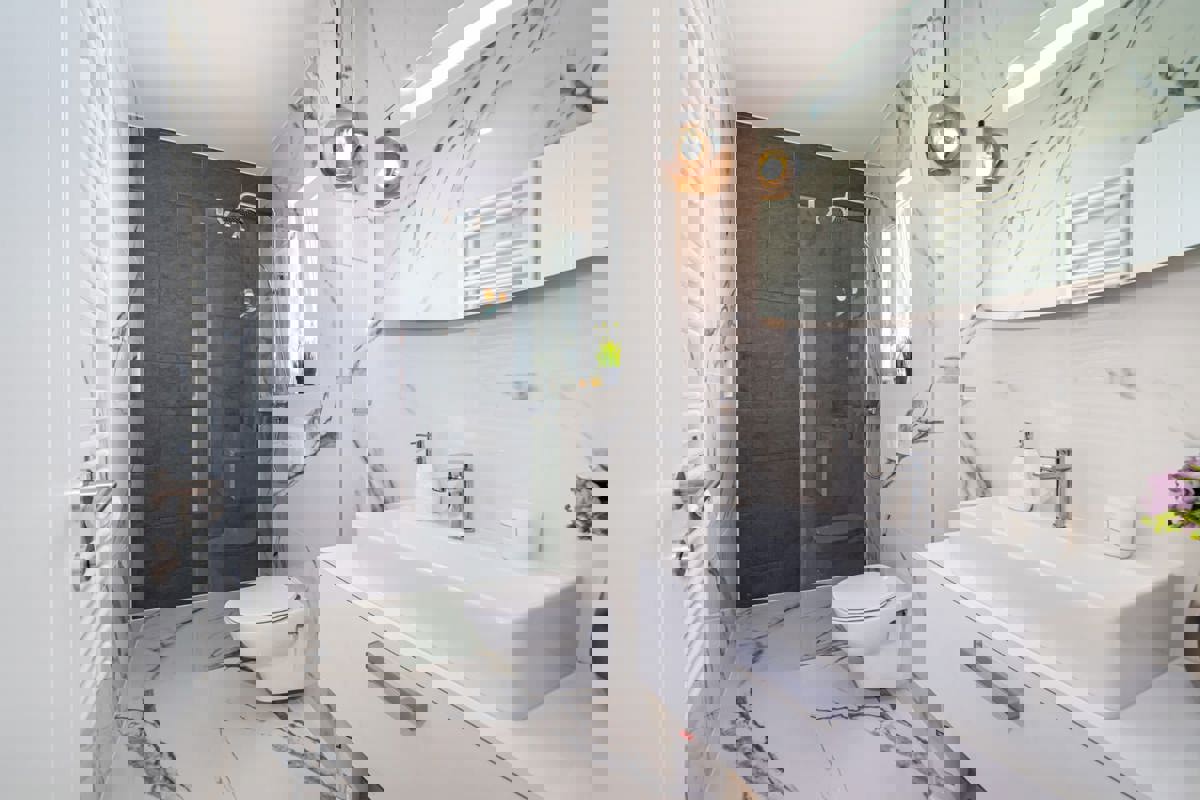 Moderna vila z dvema stanovanjema