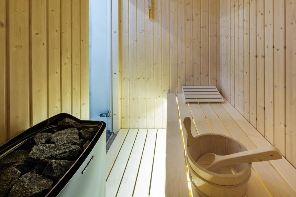 PRODAJA – LUKSUZNO UREJENO STANOVANJE 62 m² – POLUOTOK – ATRAKTIVNA LOKACIJA