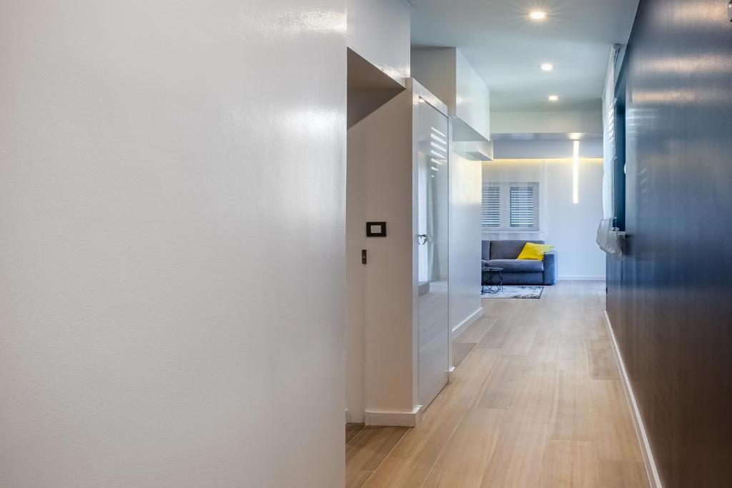 PRODAJA – LUKSUZNO UREJENO STANOVANJE 62 m² – POLUOTOK – ATRAKTIVNA LOKACIJA