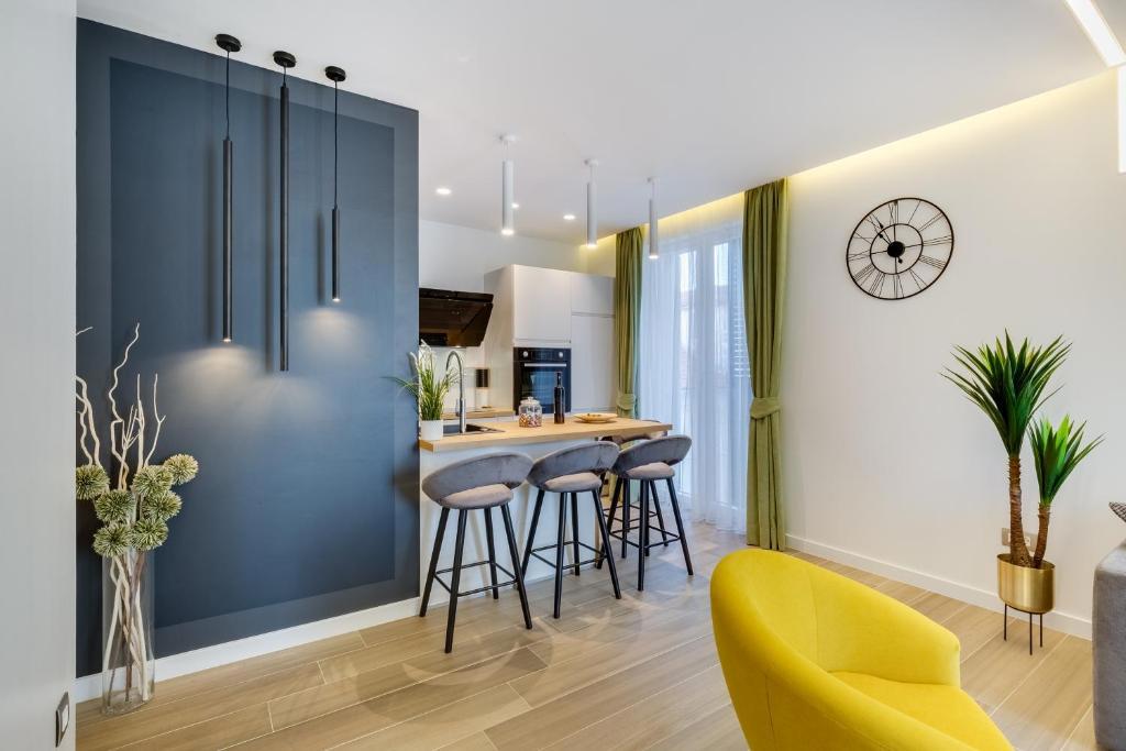 PRODAJA – LUKSUZNO UREJENO STANOVANJE 62 m² – POLUOTOK – ATRAKTIVNA LOKACIJA