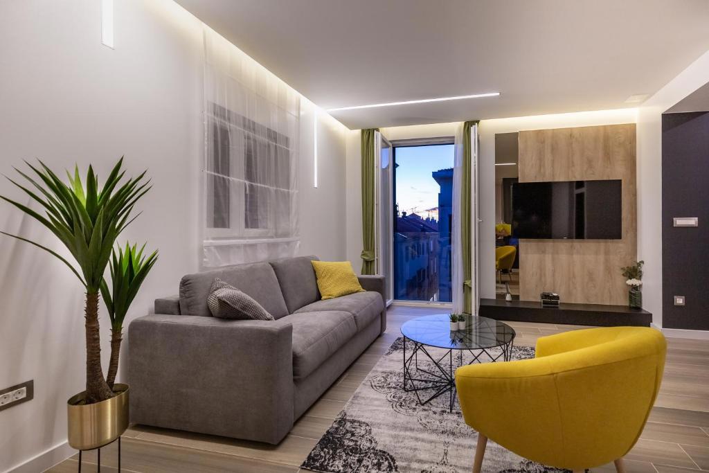 PRODAJA – LUKSUZNO UREJENO STANOVANJE 62 m² – POLUOTOK – ATRAKTIVNA LOKACIJA