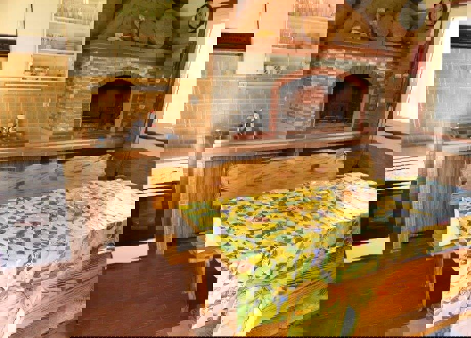 Hiša v prvem nizu ob morju z odprtim pogledom na morje