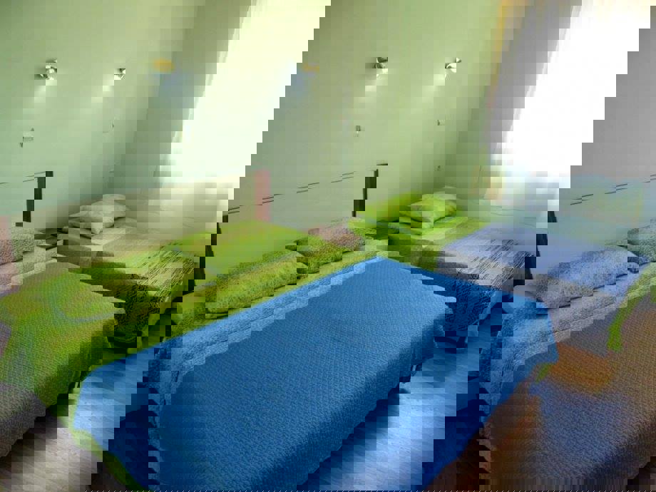 Hiša v prvem nizu ob morju z odprtim pogledom na morje