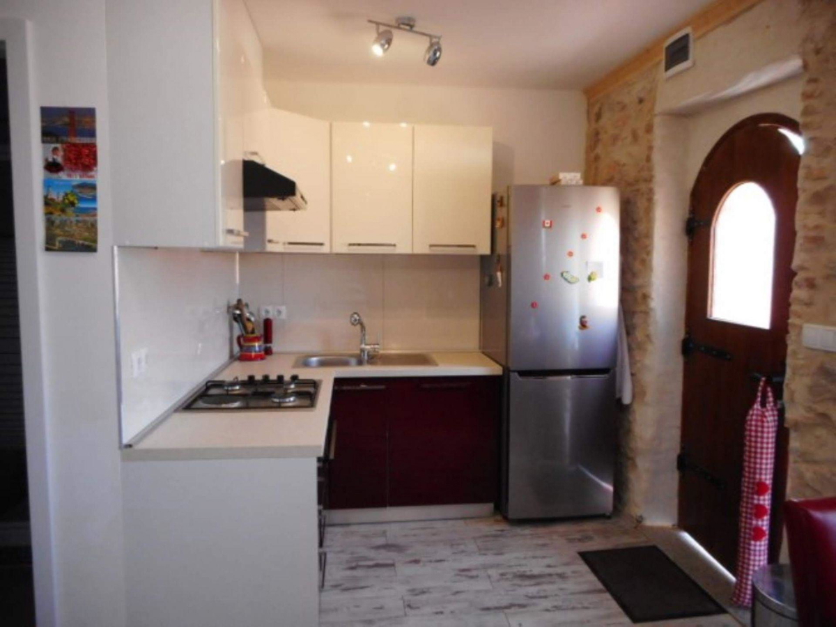 Kamnita hiša, primerna za turistični najem