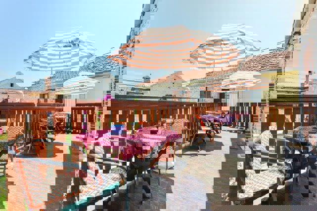 Kamnita hiša, primerna za turistični najem