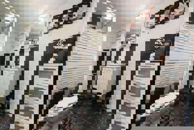 Kamnita hiša, primerna za turistični najem