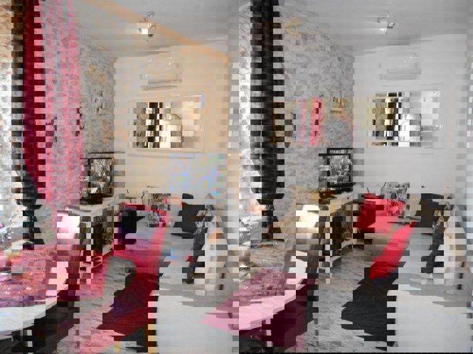 Kamnita hiša, primerna za turistični najem