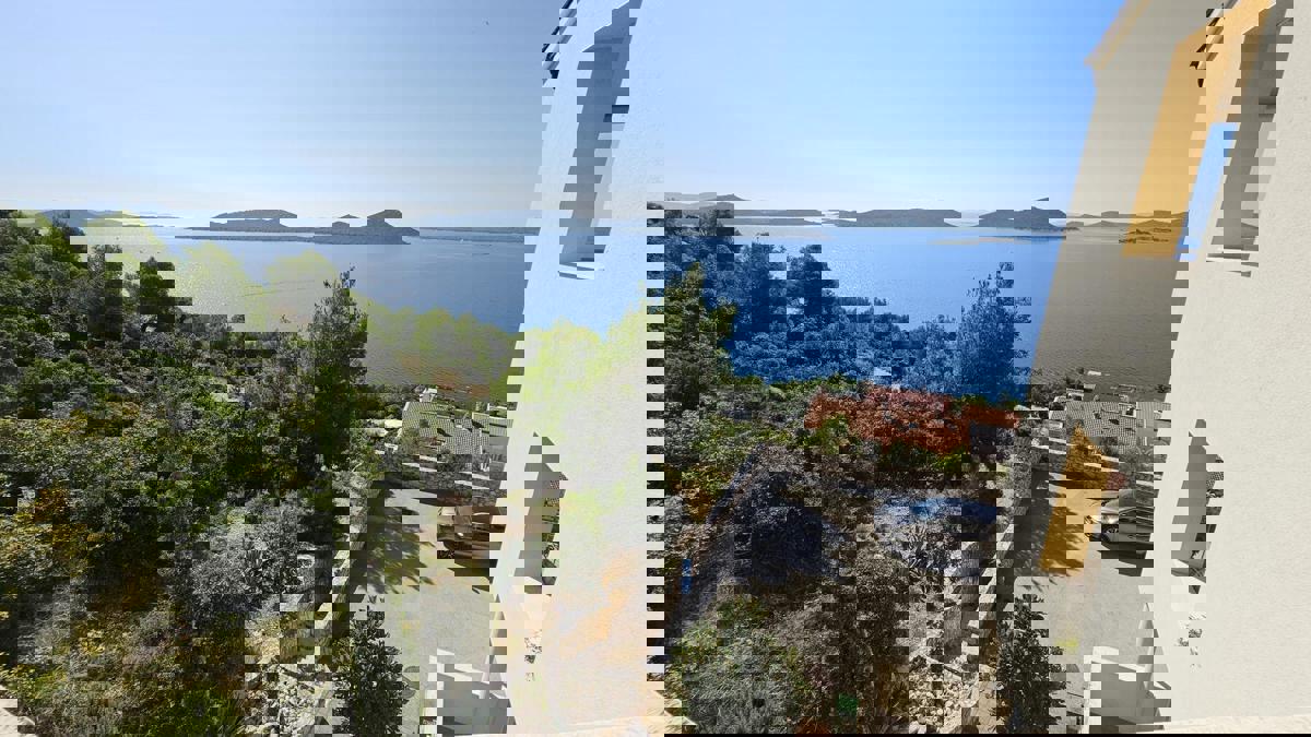 Stanovanje z razgledom na Kornatski arhipelag