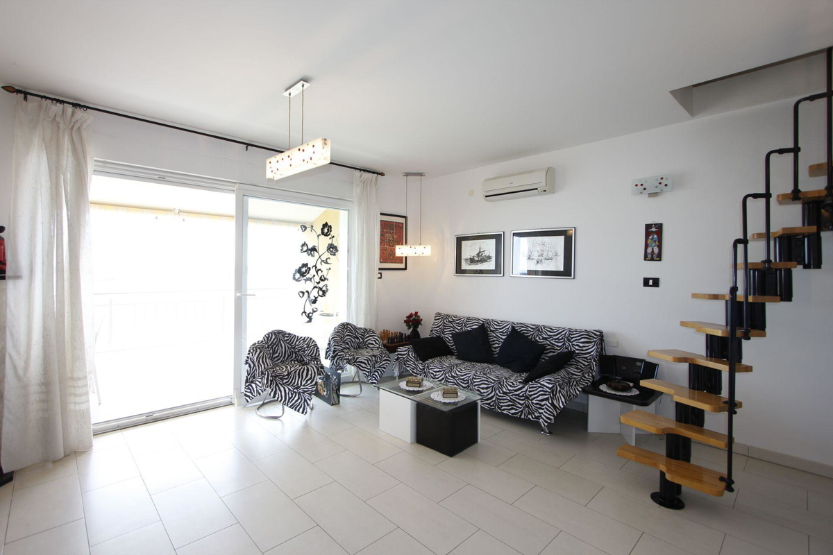 Stanovanje z razgledom na Kornatski arhipelag