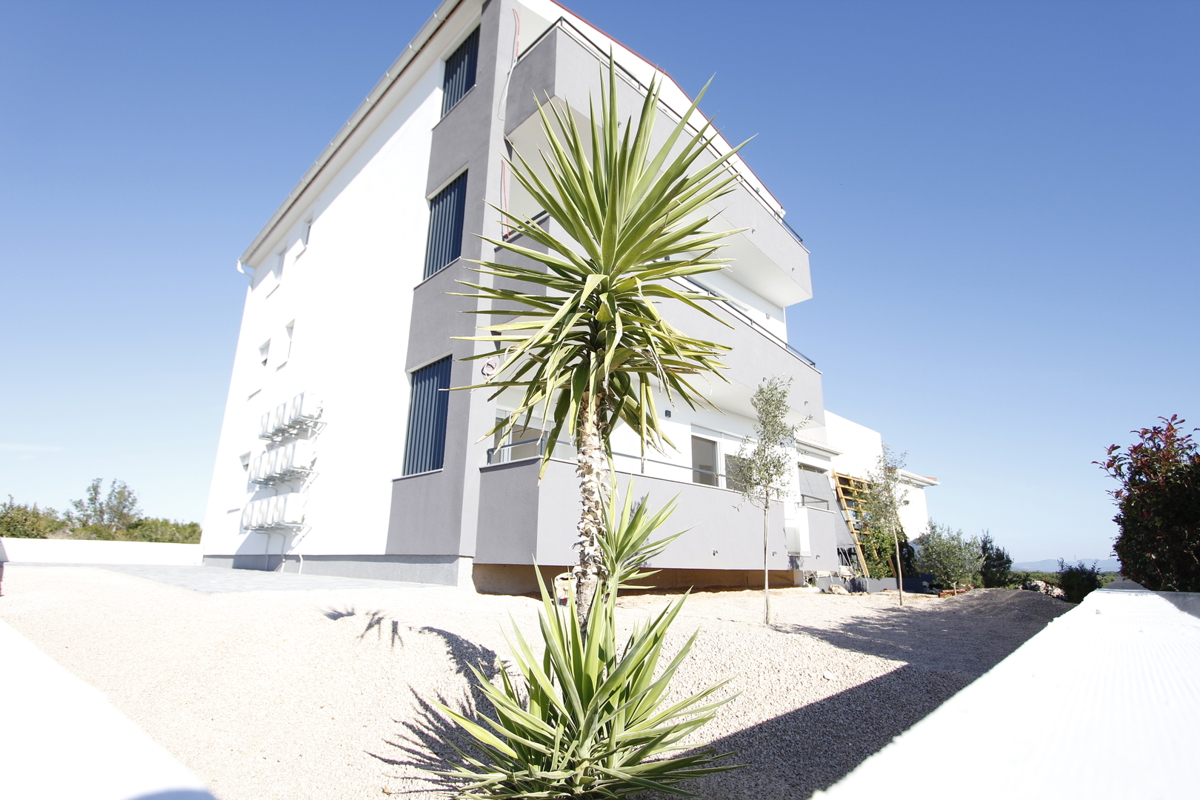 Moderno stanovanje z razgledom na morje, v mirnem delu mesta