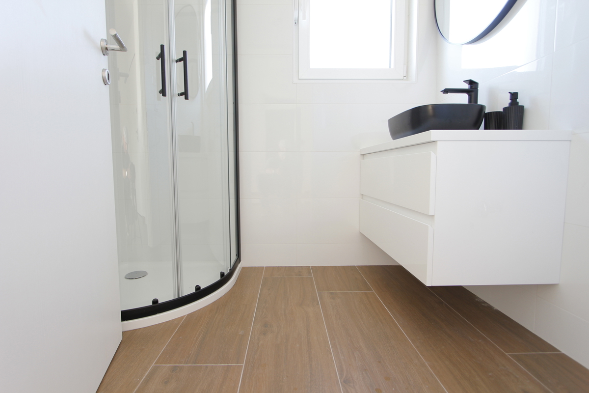 Moderno stanovanje z razgledom na morje, v mirnem delu mesta