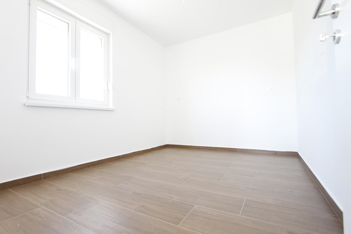 Moderno stanovanje z razgledom na morje, v mirnem delu mesta