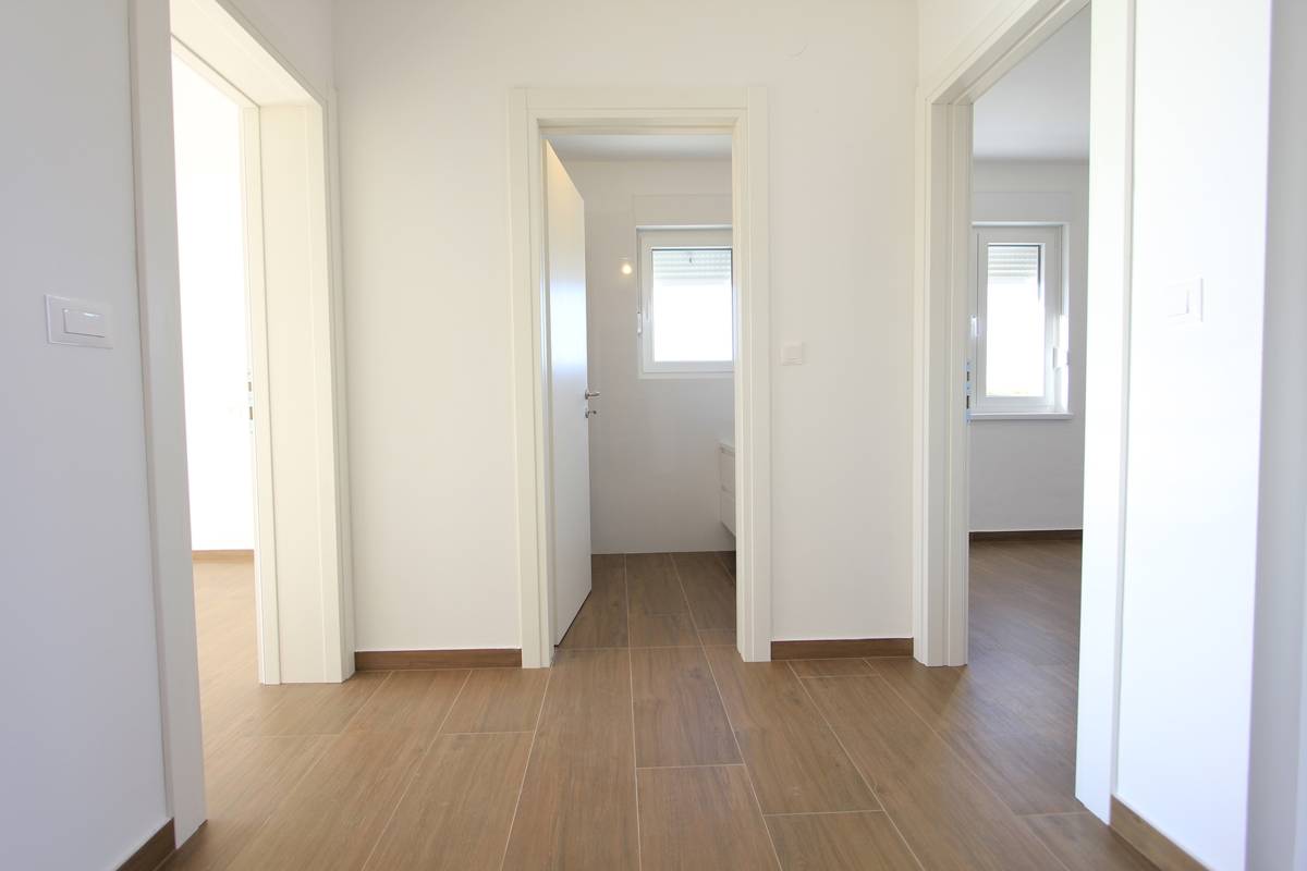 Moderno stanovanje z razgledom na morje, v mirnem delu mesta