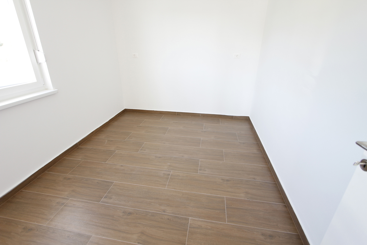 Moderno stanovanje z razgledom na morje, v mirnem delu mesta