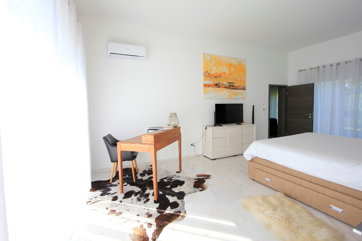 Luksuzna vila z dvema bazenoma - mir in zasebnost v neposredni bližini Zadra