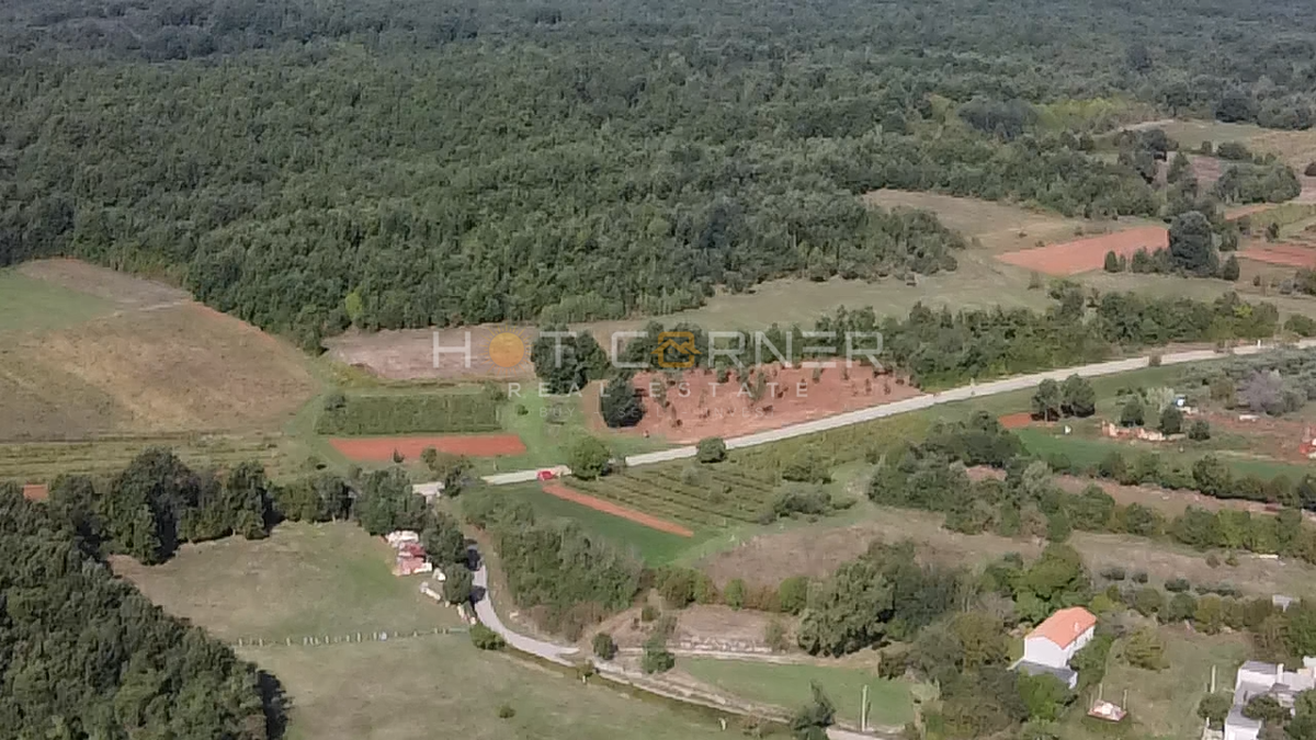 Čudovita gradbena parcela s pogledom na morje