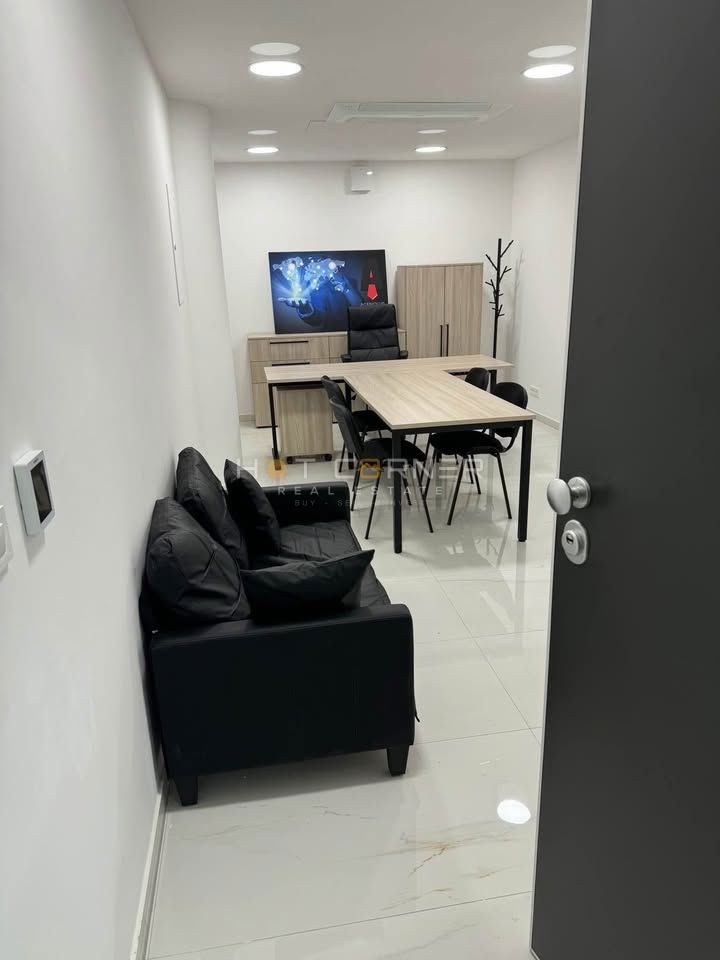 Poslovni prostor Centar, Pula, 18m2