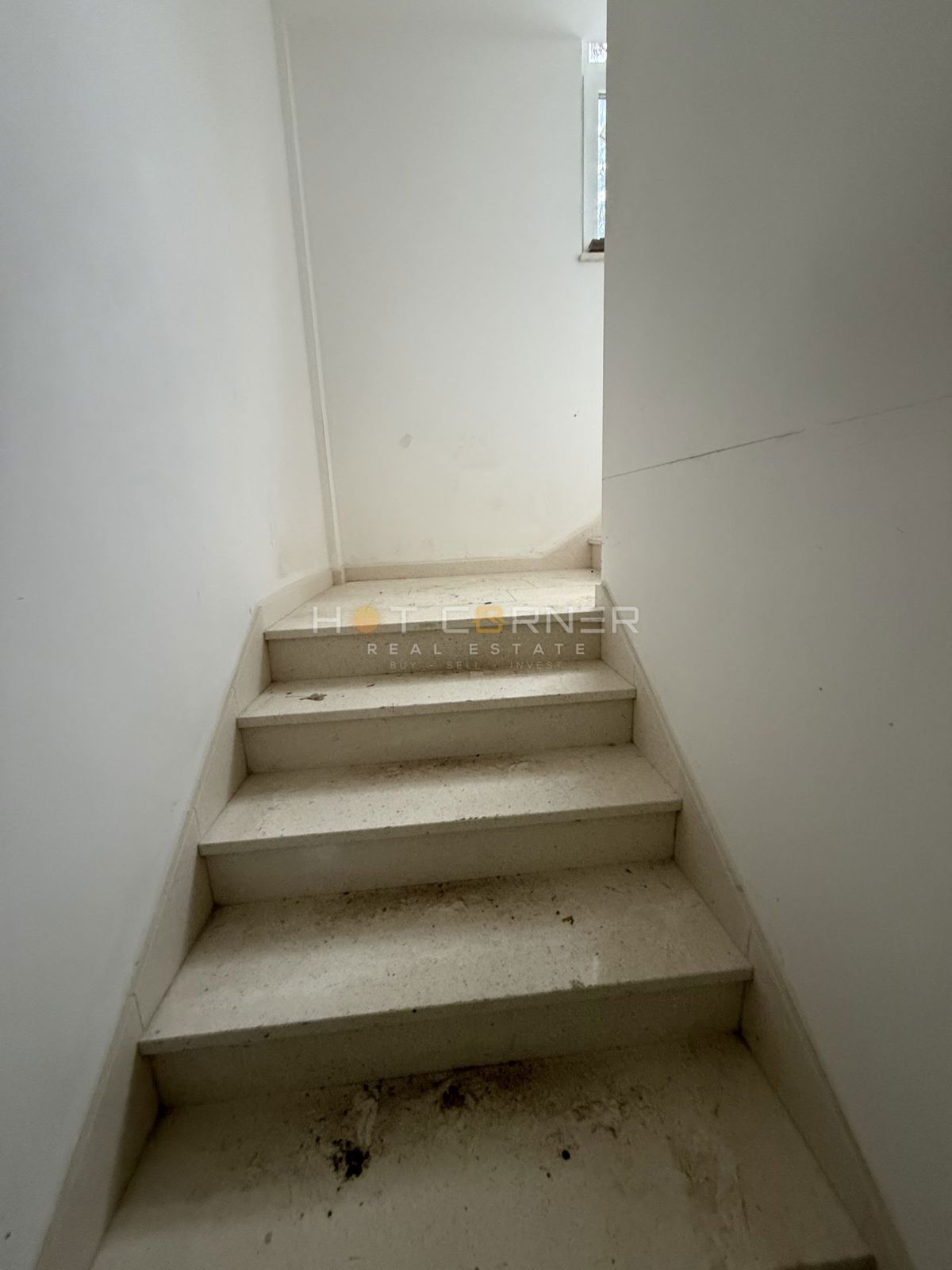 Pulj, center, odlična lokacija, novogradnja, 1. nadstropje, 2 spalnici, terasa, dvigalo