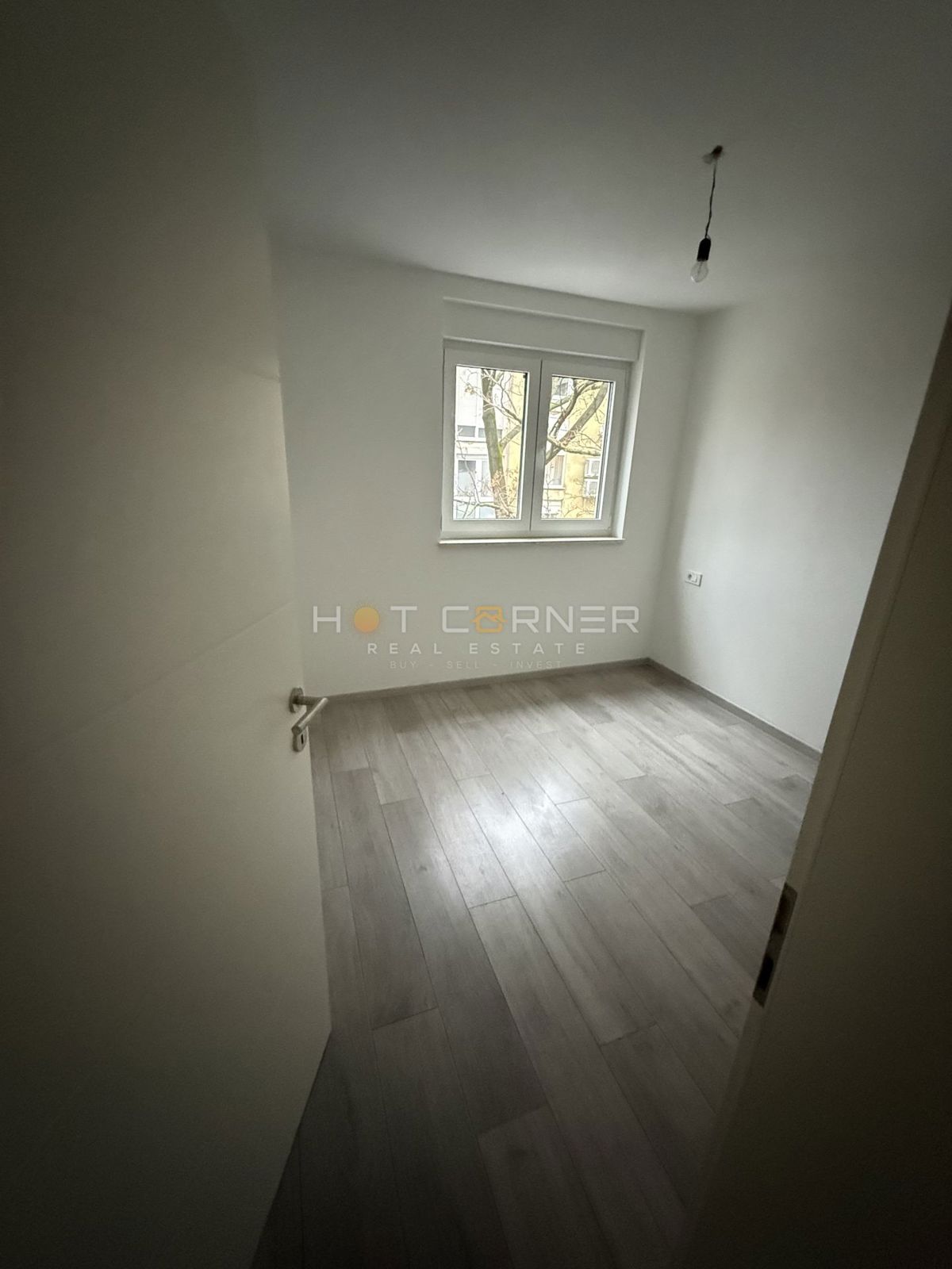 Pulj, center, odlična lokacija, novogradnja, 1. nadstropje, 2 spalnici, terasa, dvigalo